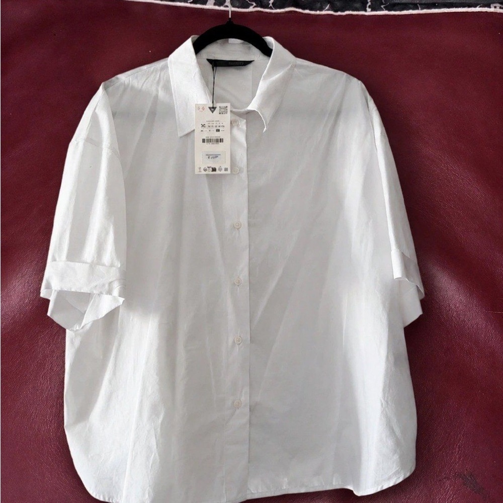 Men's White Short-Sleeve Button-Up Shirt